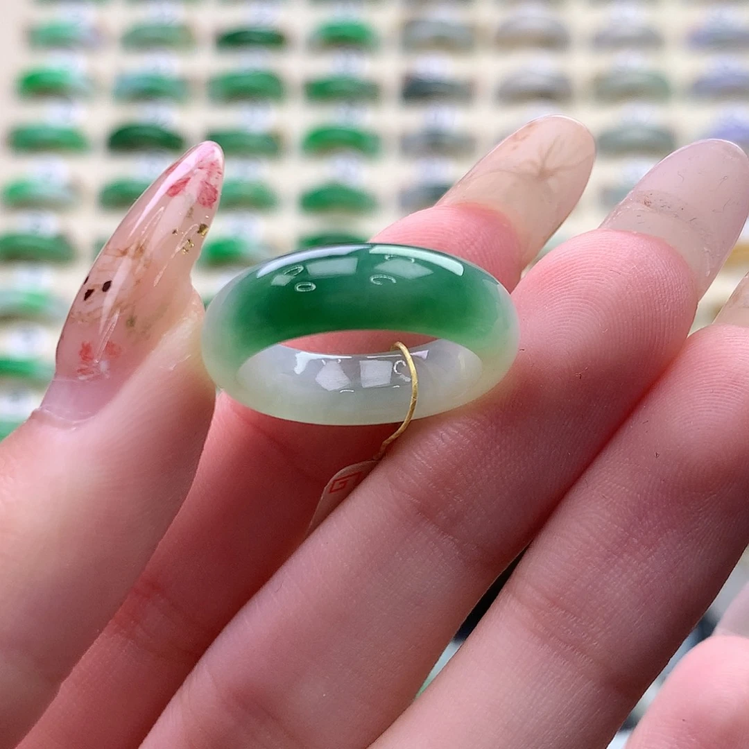 翡翠未镶嵌戒指港12