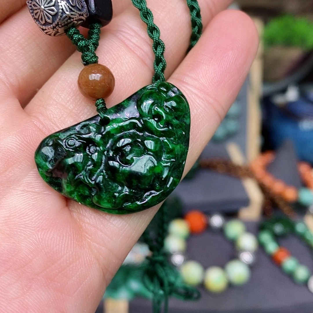 翡翠颈饰未镶嵌灵****3漂亮美眉