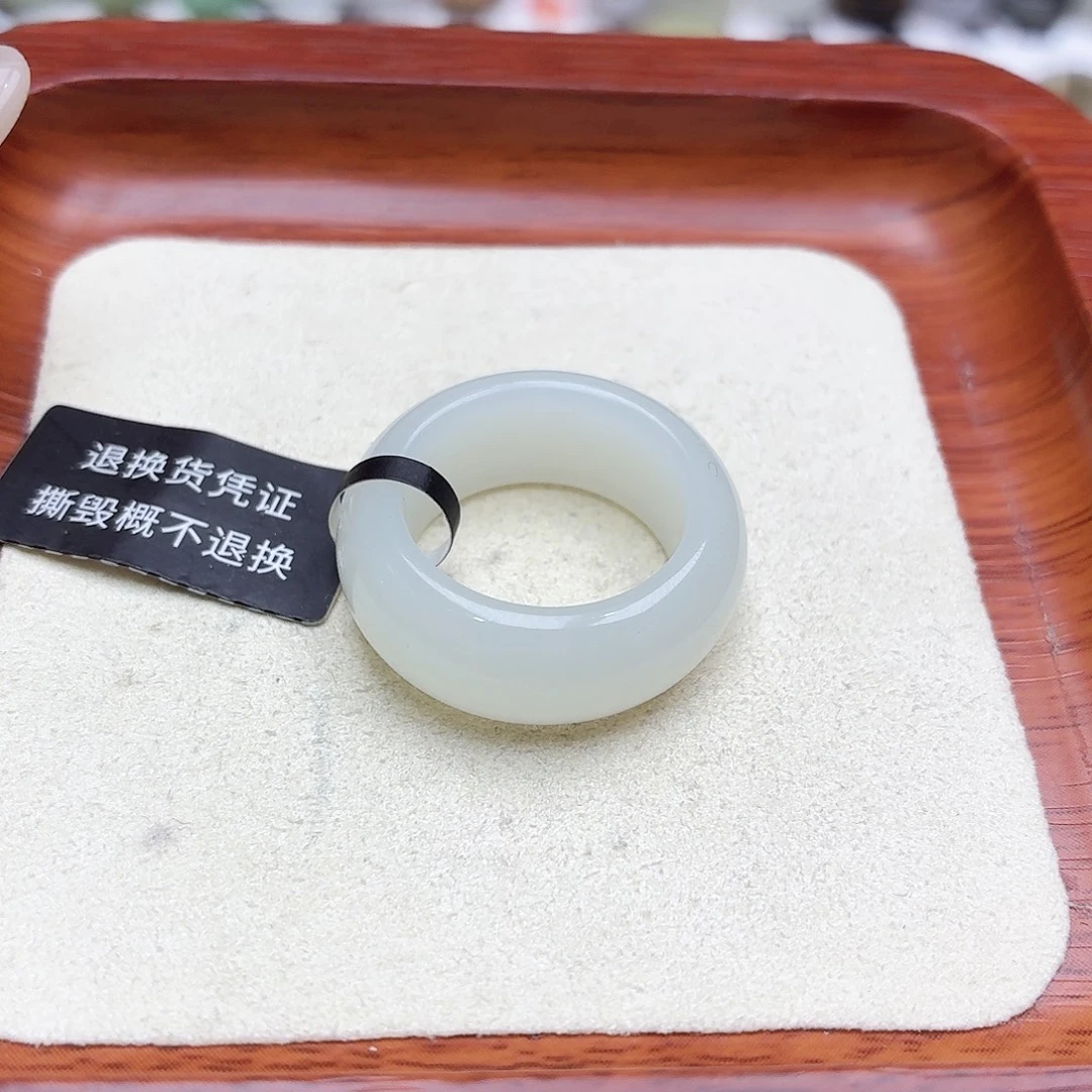 锦***。和田玉未镶嵌戒圈16号