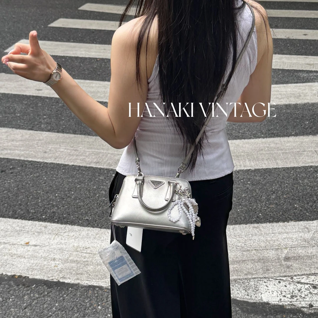 95新 Prada/普拉达 花绮中古/Prada太空银小贝壳包