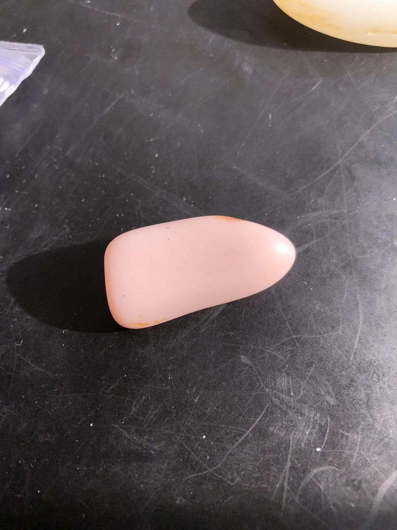 桃花和田玉玩料把件