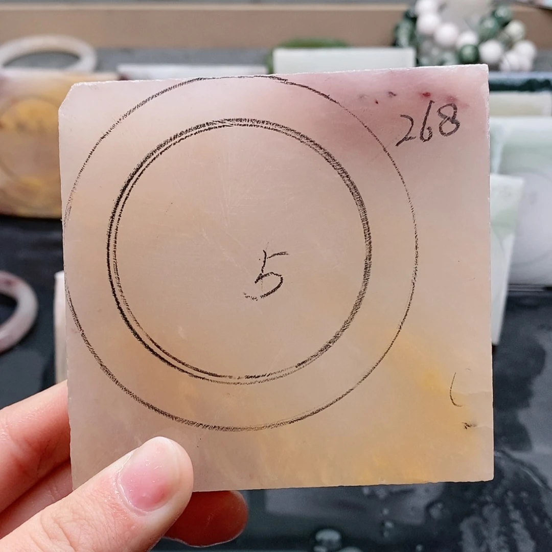 【闪购商品】石英质玉手镯未镶嵌小*￥定制