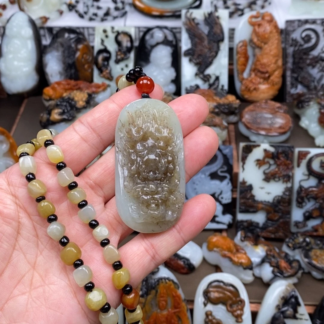 颈饰未镶嵌和田玉