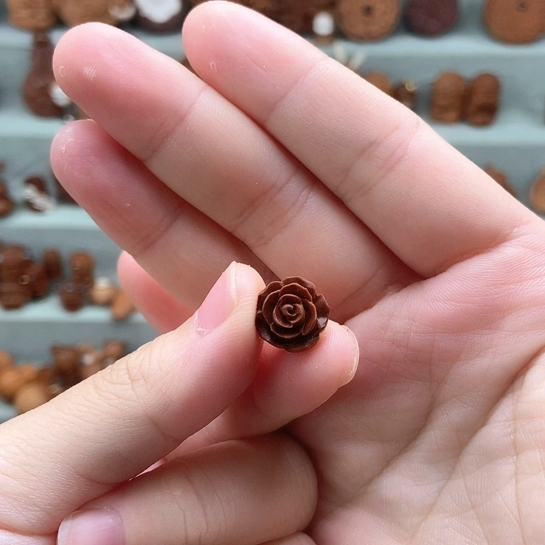 檀香木吊坠福利价1.2