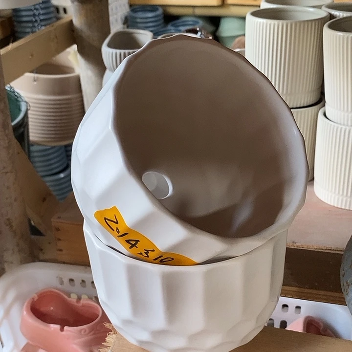 摆件陶盆有孔 瑕疵介意勿拍