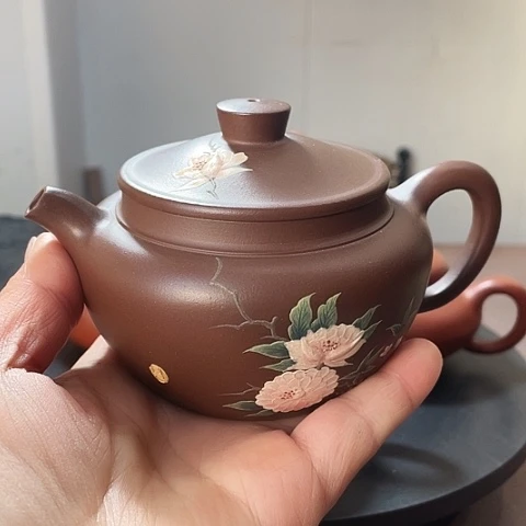 紫砂茶壶本山老紫泥，230 c c