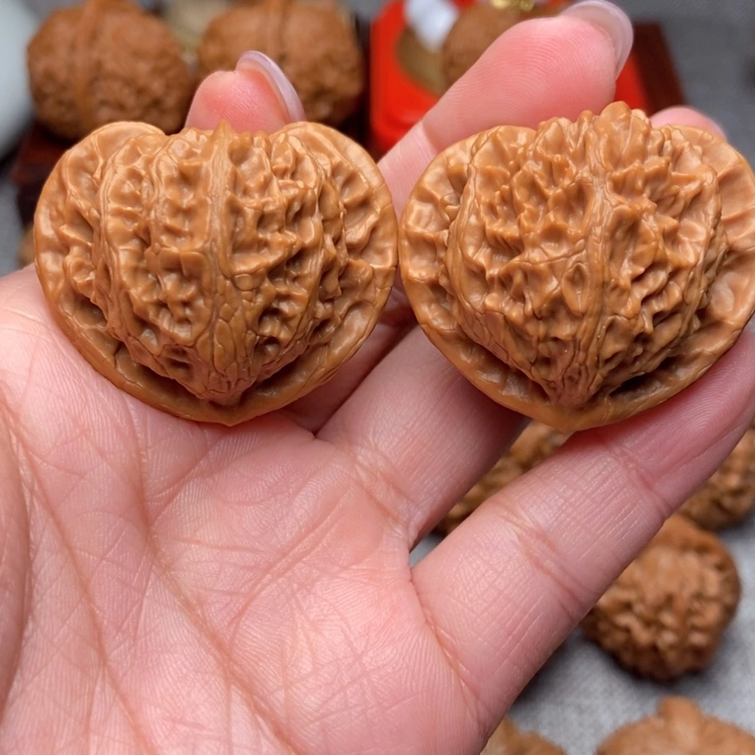 文玩核桃把件桃心宫灯40