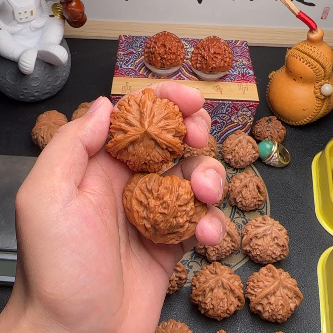 娃***儿文玩核桃吊坠御龙