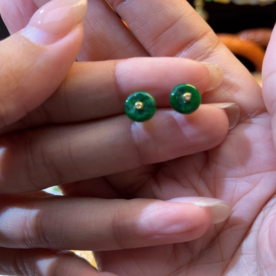 翡翠未镶嵌颈饰待编织