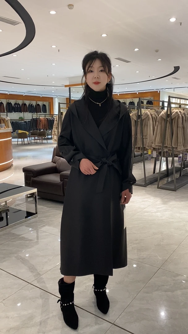 2025春季新款女长款高级感气质皮风衣时尚黑色宽松极简大气外套