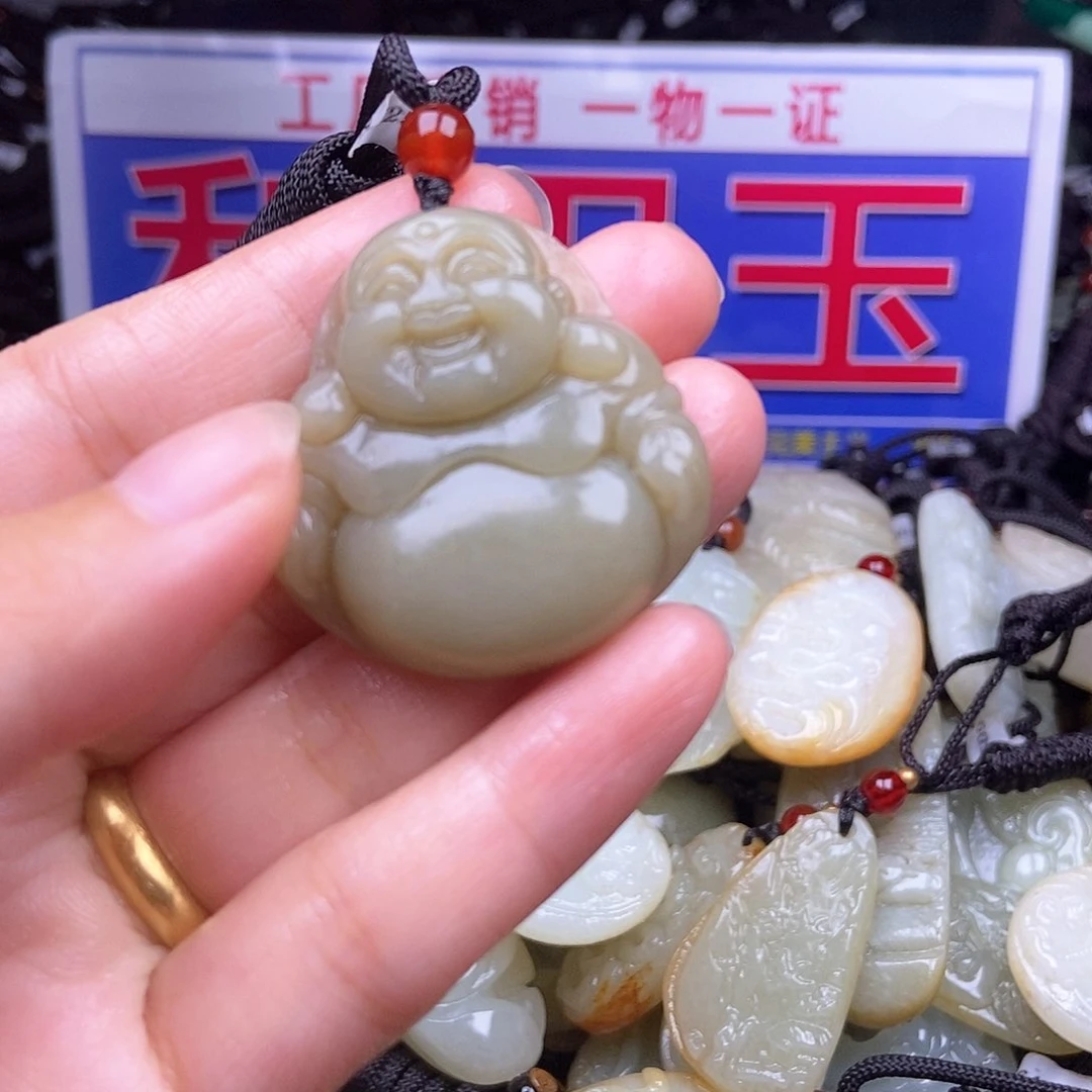 颈饰未镶嵌和田玉