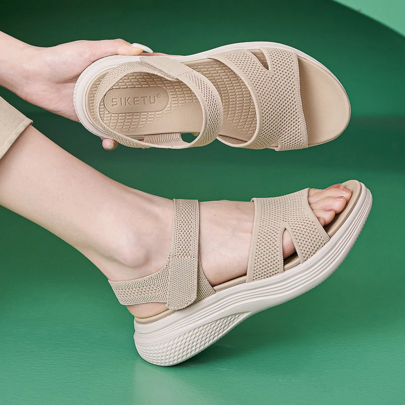 可下水凉鞋女夏季新款不累脚中老年厚底妈妈鞋舒适轻便旅游沙滩鞋