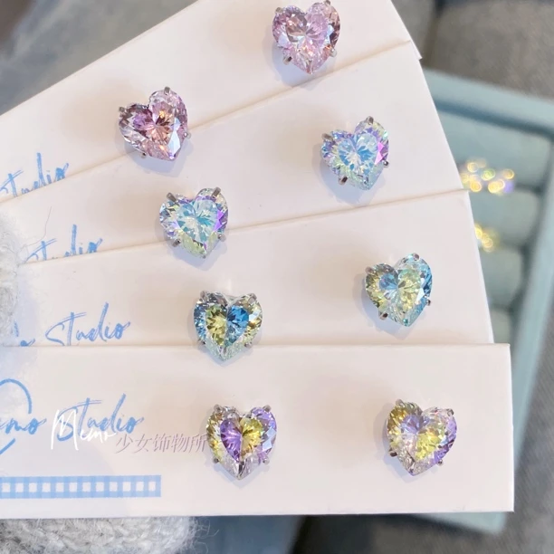 钛钢合成锆石耳饰 ZK006 8mm双色渐变爱心锆石 钛钢螺丝拧耳骨钉