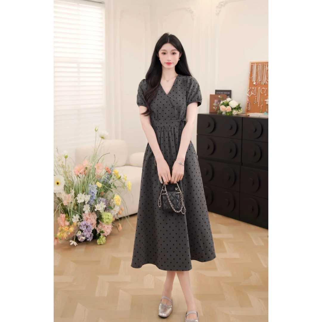 鹿向南【miu系千金】2025年夏季新款灰色波点连衣裙L559111