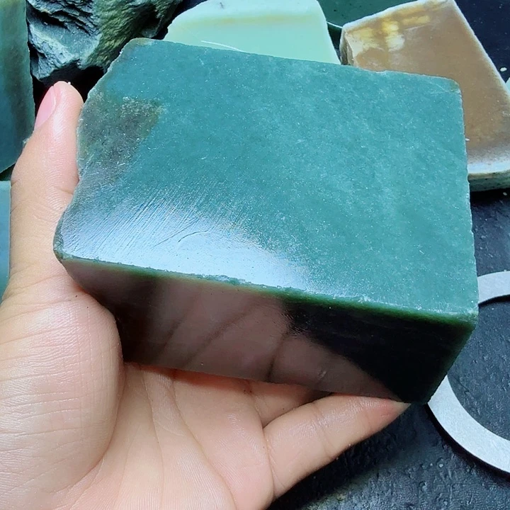 和田玉（糖玉）未镶嵌珠宝奇石