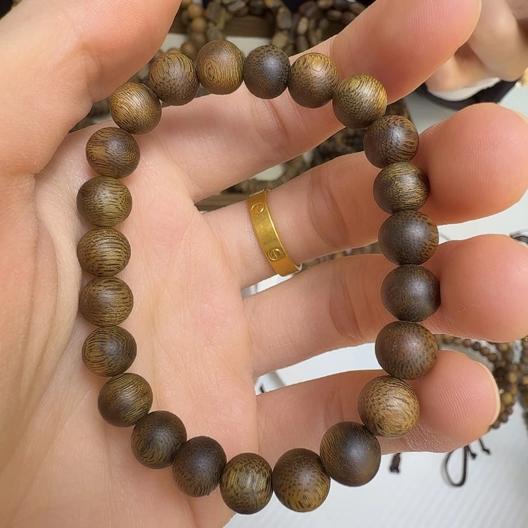 沉香碎屑沉香卡8圆珠单圈绿奇楠