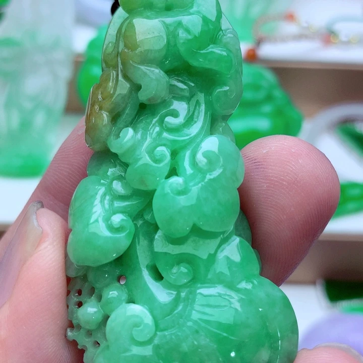 吊坠(不含链)未镶嵌翡翠