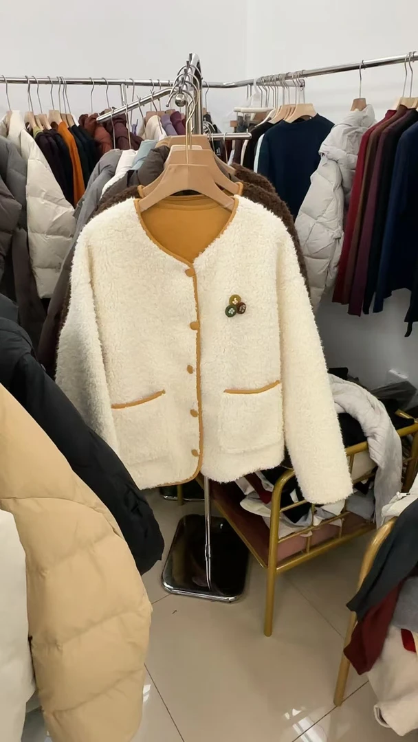 实体店直播：时尚百搭洋气显瘦毛毛外套（2555）