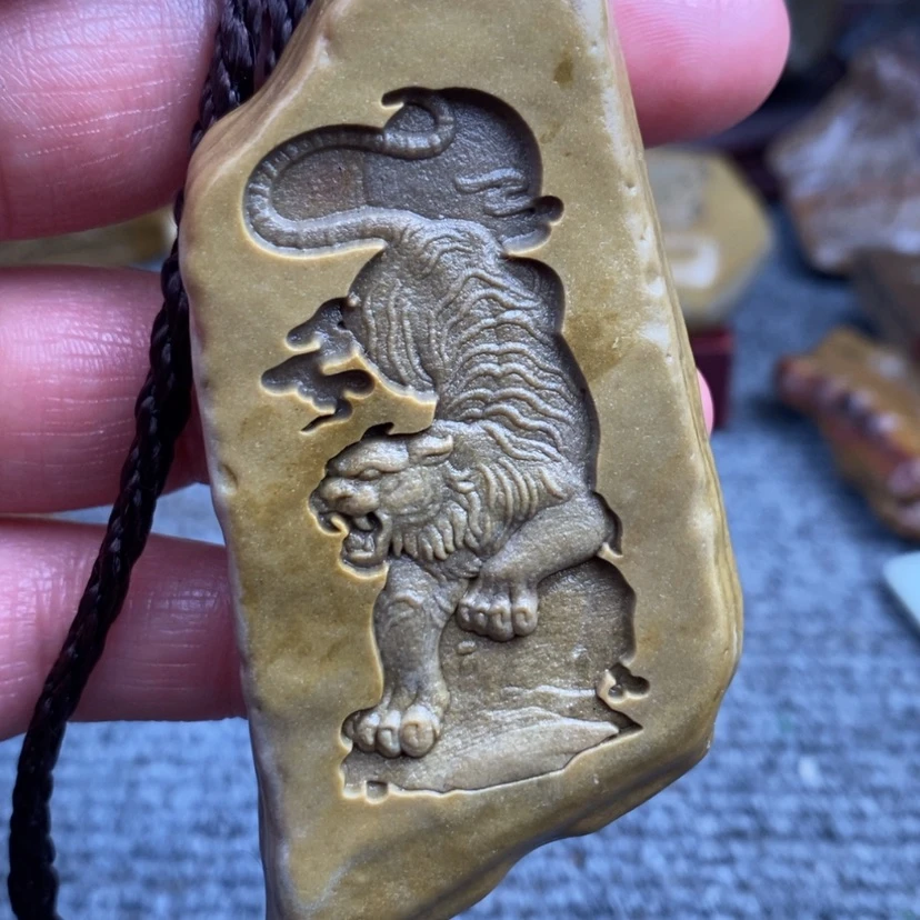 【闪购商品】原石雕刻手把件