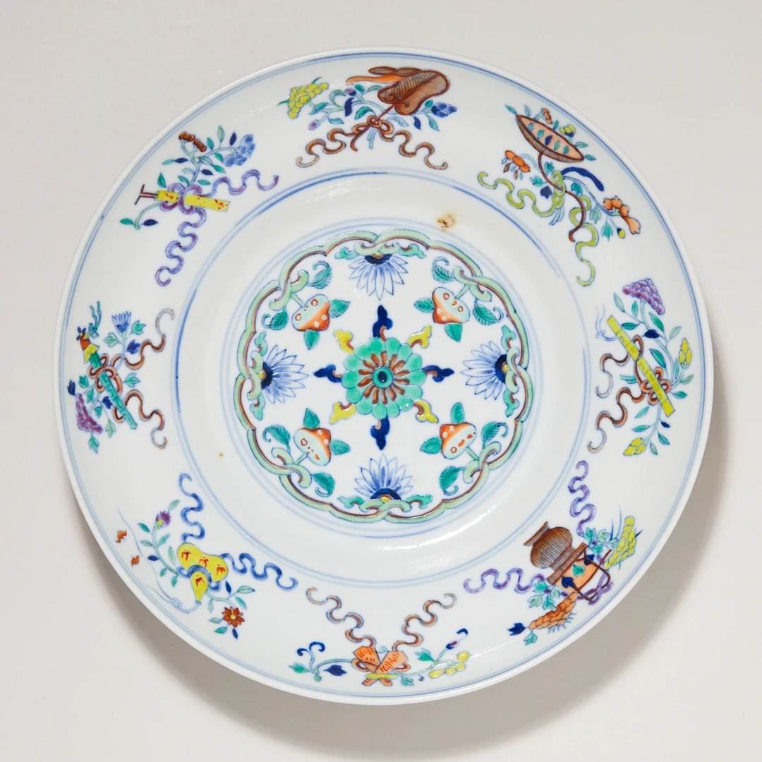 4806清光绪·斗彩折腰暗八仙纹盘【古董拍卖】