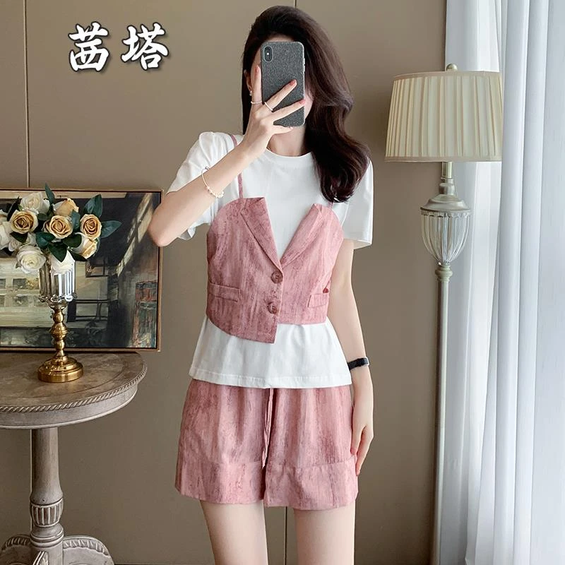 减龄穿搭一整套女装夏季设计感假两件短袖上衣粉色短裤时尚两件套
