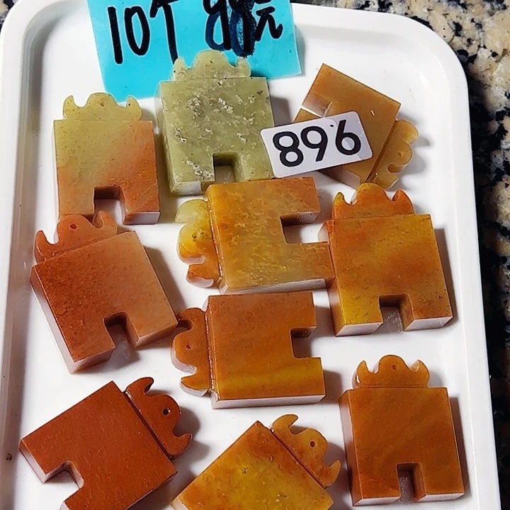 青田石印石浙江红元宝纽连珠印10个88元，印面尺寸1.1-1.3公分