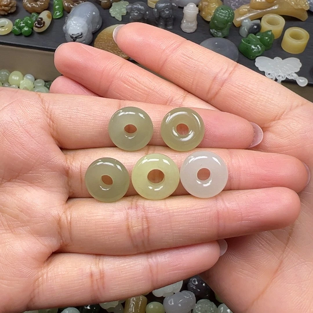 和田玉未镶嵌颈饰68一个多样性发其一