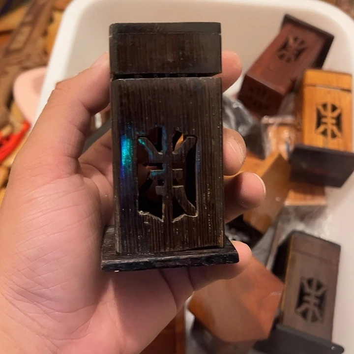 福利品瑕疵牙签盒一个