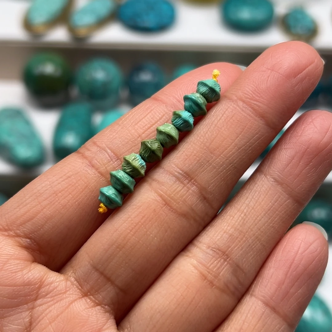 绿松石未镶嵌珠宝奇石