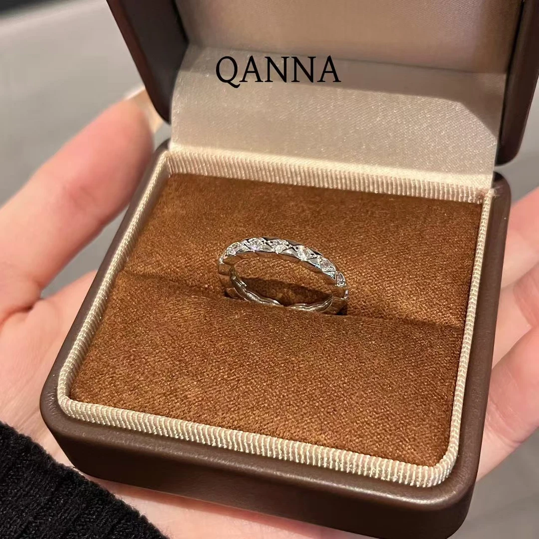 QANNA【窄版满钻菱格】【小香风】经典百搭名媛风时尚coco钻石戒指AY