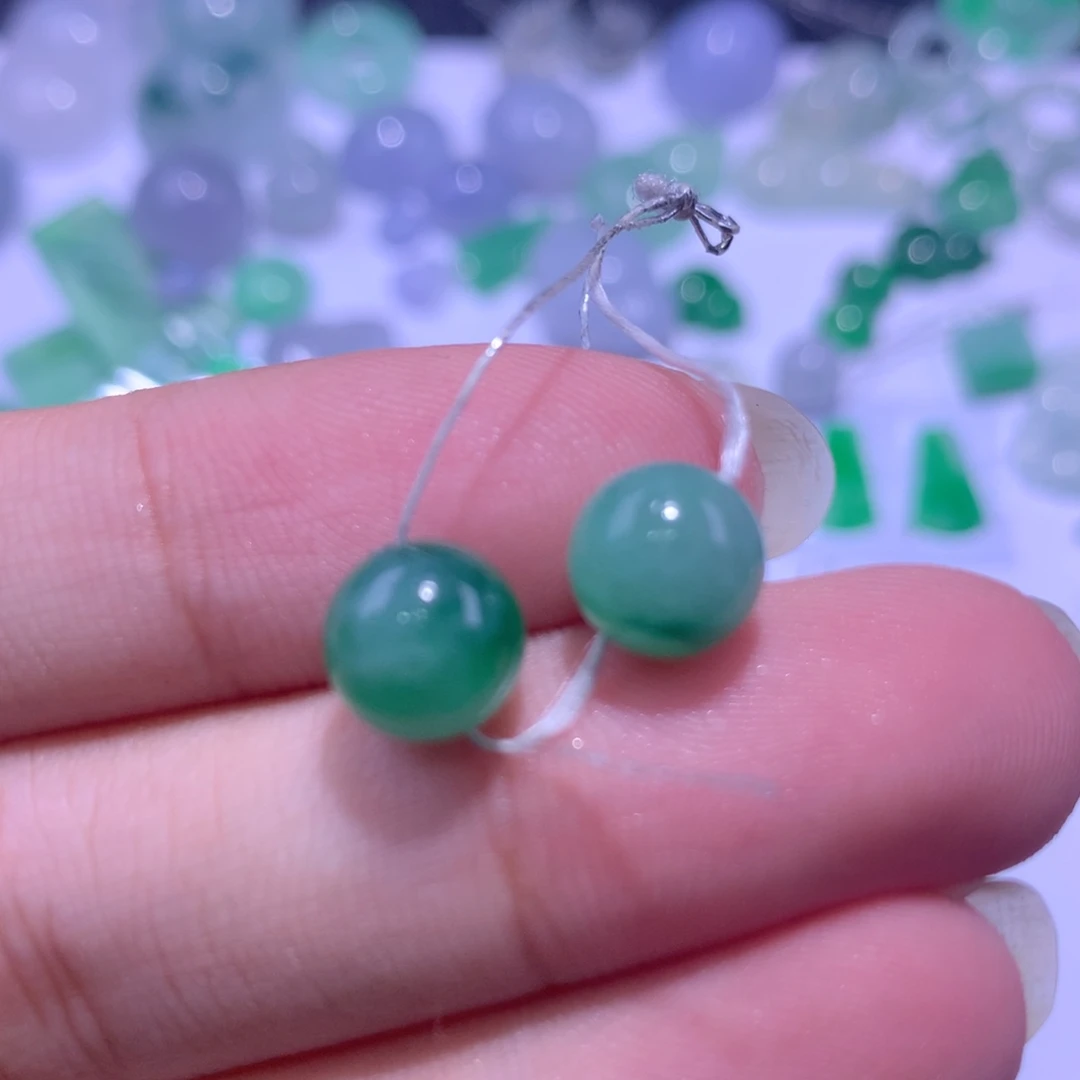 翡翠未镶嵌挂件卡8珠子