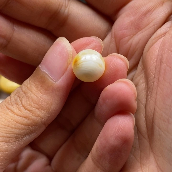 琥珀未镶嵌裸石11.3