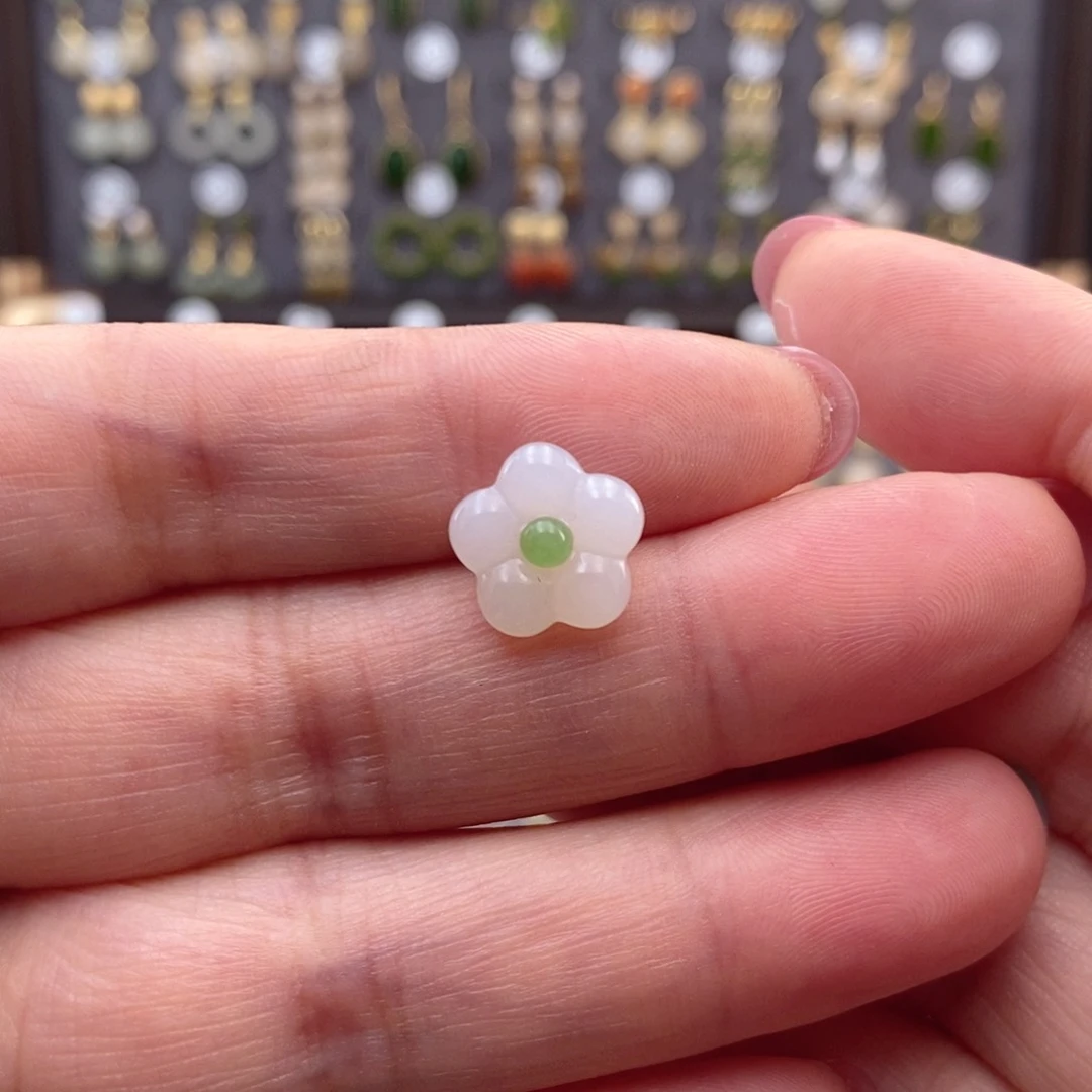 银S925镶嵌和田玉耳饰躲*猫