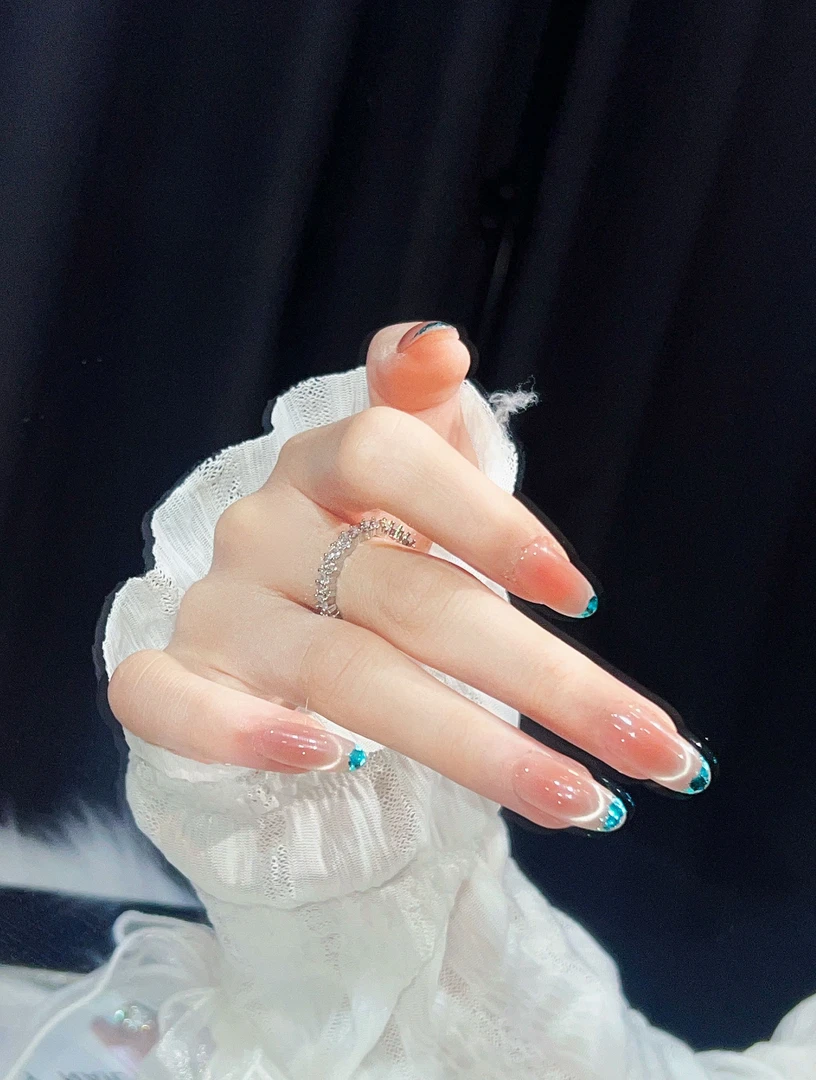 碧月星空纯手工穿戴甲清透裸色猫眼高级显白夏日多巴胺手指甲贴片