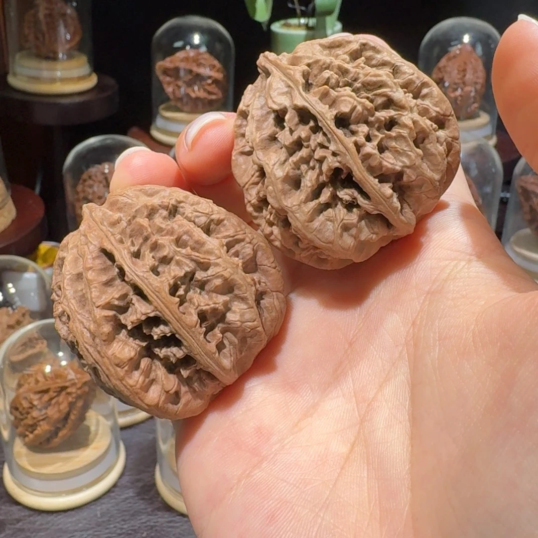 文玩核桃把件龙纹云顶