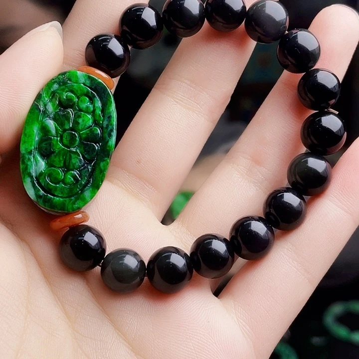 翡翠未镶嵌颈饰多样性