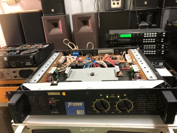 9新  型号P3200；功放器：不包邮