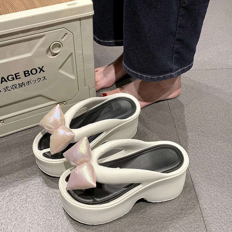 蝴蝶结人字拖鞋女夏季外穿2025新款厚底坡跟夹脚增高夹板沙滩凉拖