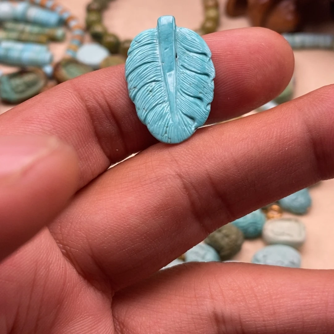 巧***西绿松石未镶嵌珠宝半成品
