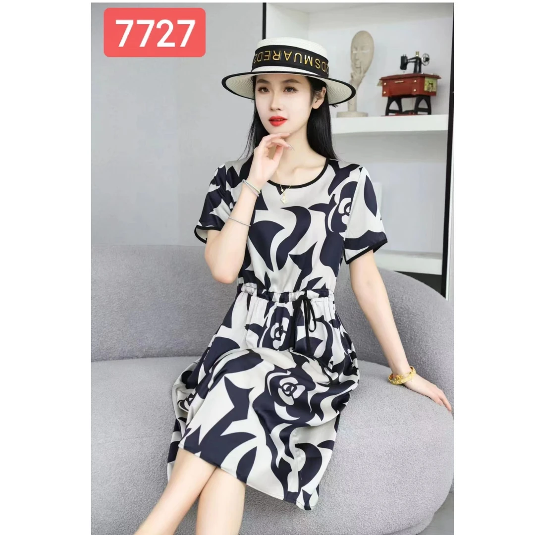 7727-32新款时尚显瘦连衣裙