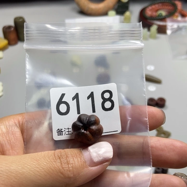 哦***蛇纹石玉未镶嵌项链