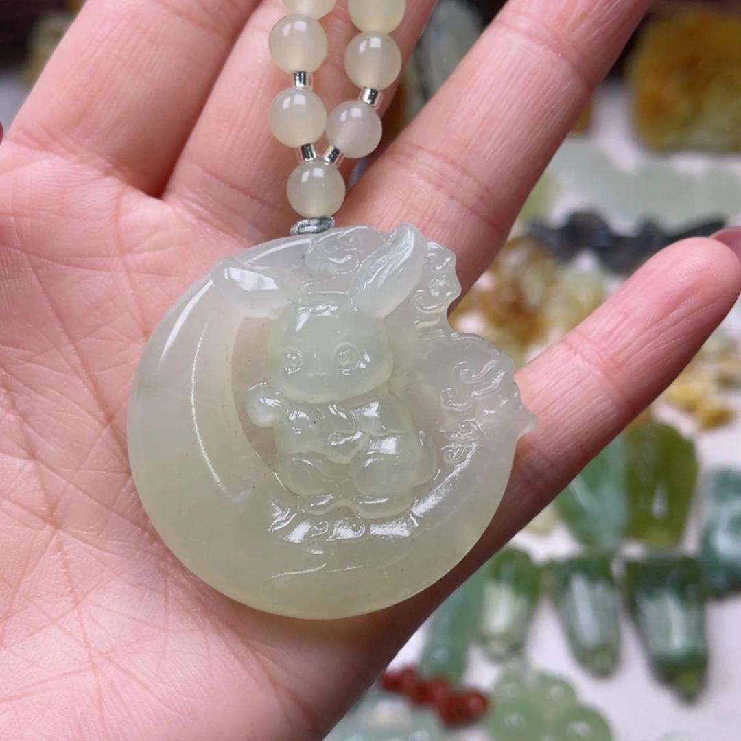 蛇纹石玉颈饰未镶嵌