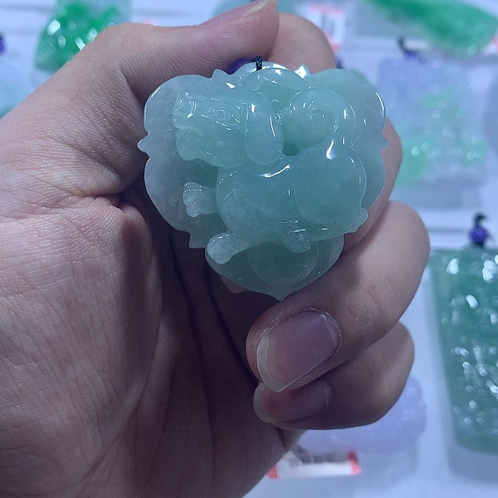 翡翠未镶嵌颈饰天然翡翠A货吊坠