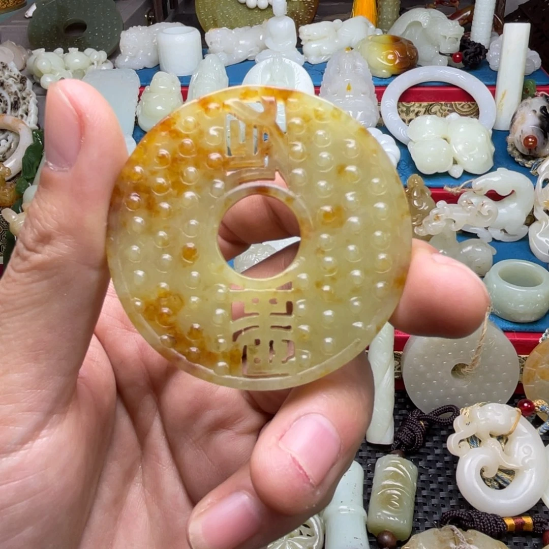 和田玉未镶嵌颈饰公*哥