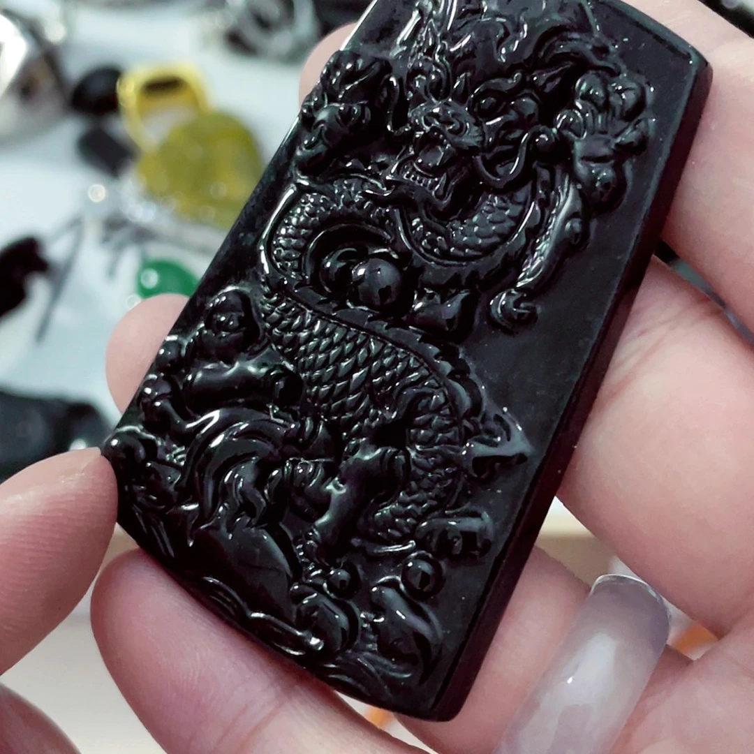 翡翠未镶嵌颈饰先检后发一物一证
