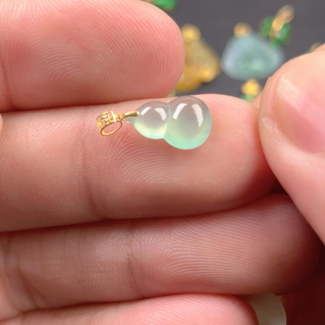 【闪购商品】颈饰18K金镶嵌翡翠翡翠