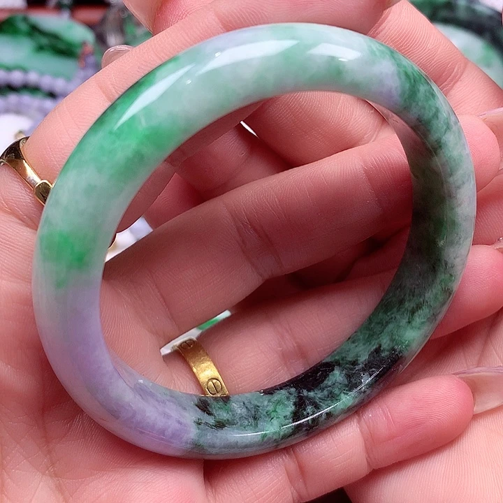 翡翠手镯未镶嵌翡翠手镯