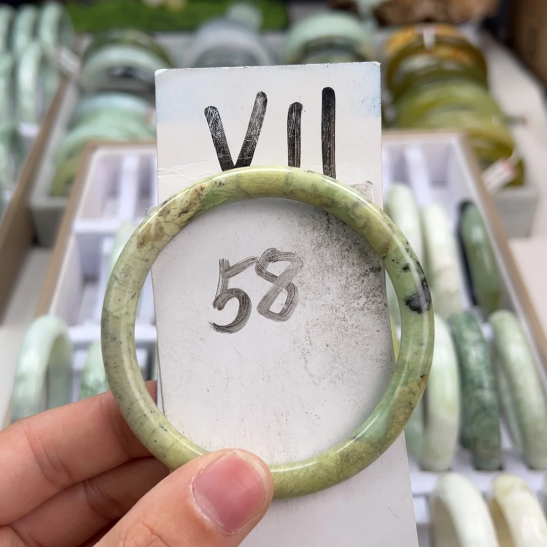 岫玉手镯未镶嵌天然岫玉微瑕