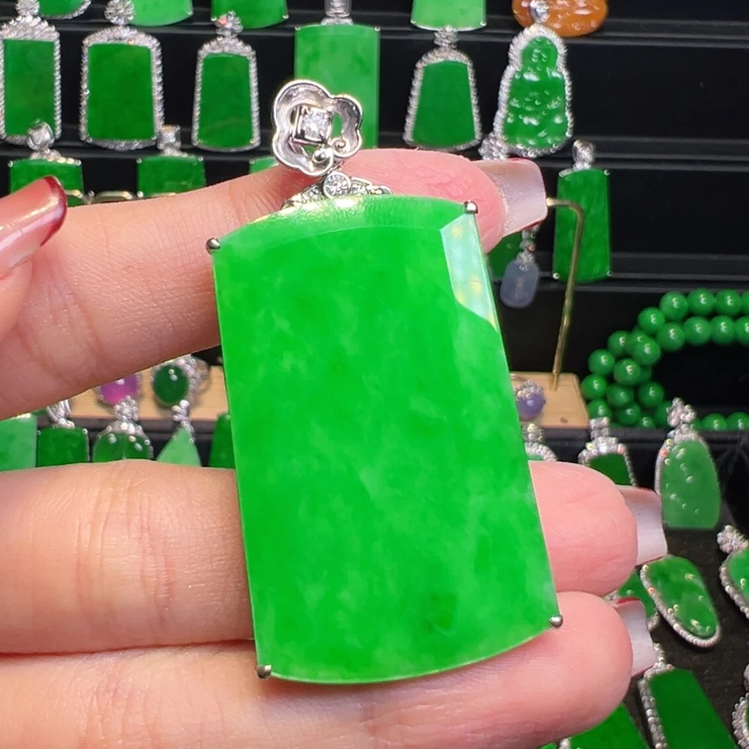 翡翠吊坠(不含链)18K金镶嵌