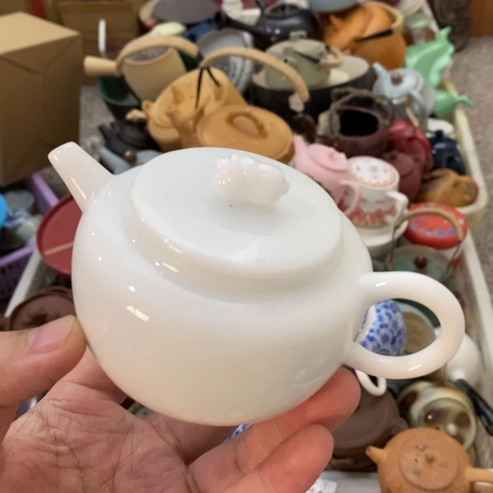陶瓷艺术品及陶瓷壶